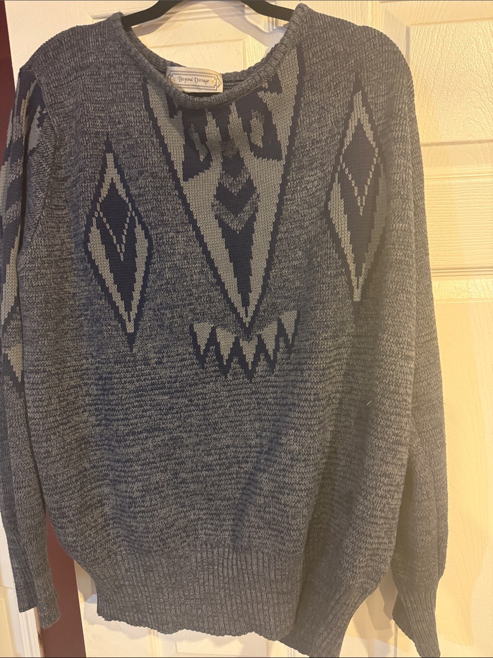 Beyond Vintage Men's Crewneck Knit Sweater in Gray with Navy Pattern